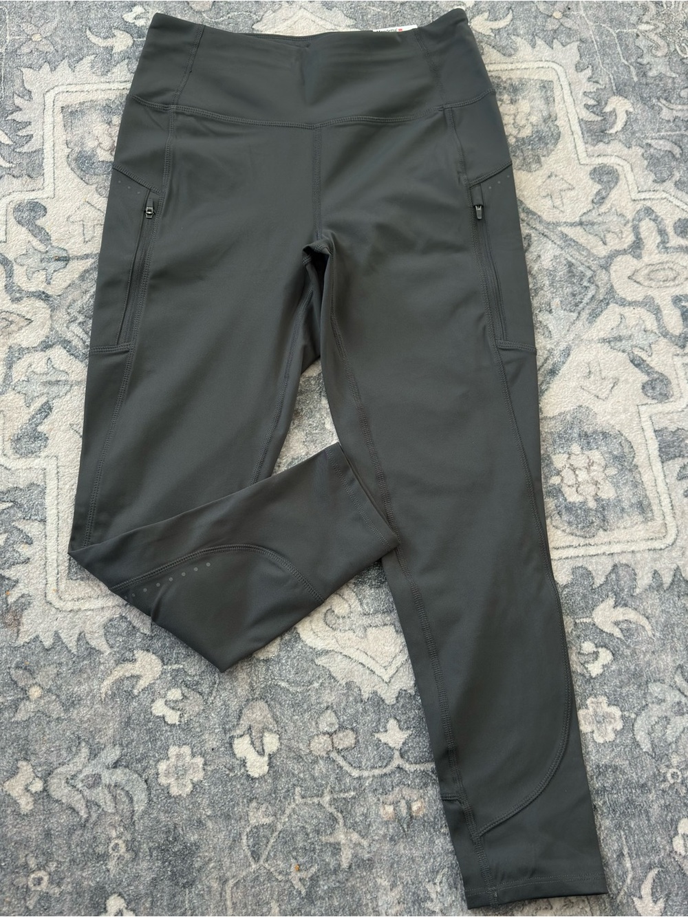 Mondetta NWT Women’s Cropped Leggings Size Medium Gray